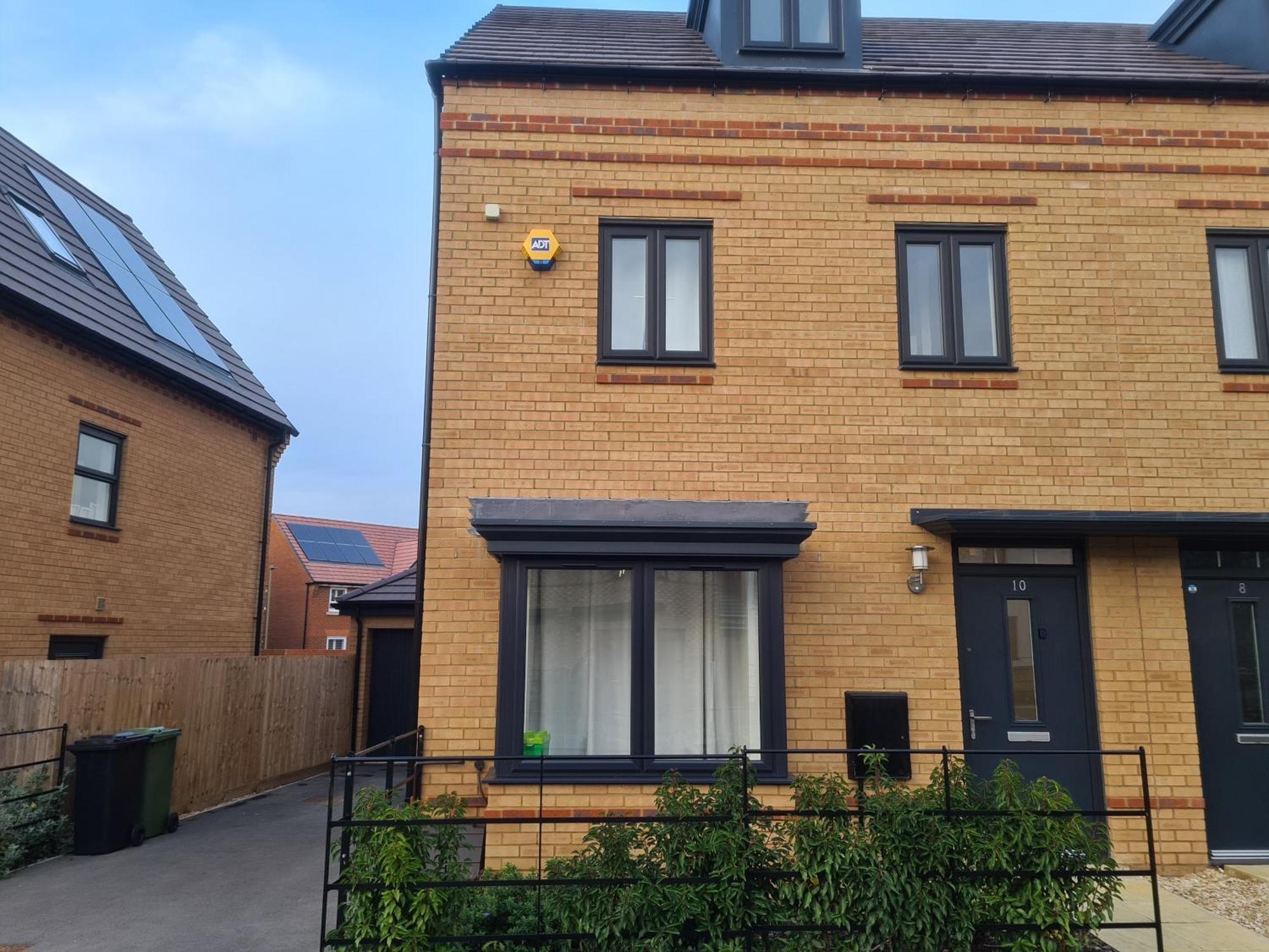 Sky'S Haven Apartment Sunningwell ภายนอก รูปภาพ