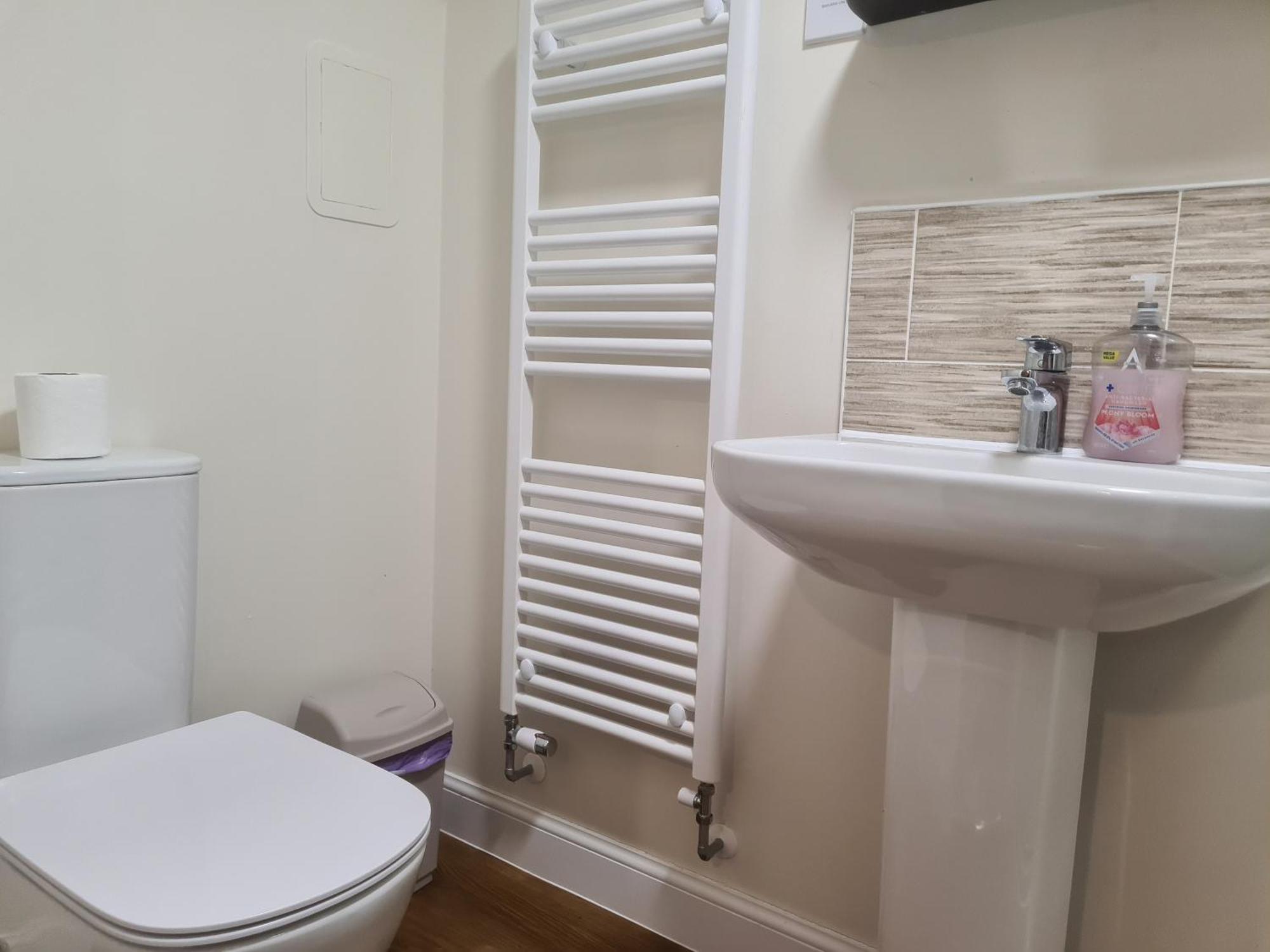 Sky'S Haven Apartment Sunningwell ภายนอก รูปภาพ